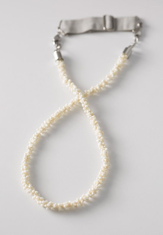 Ivory bead cluster hair band.