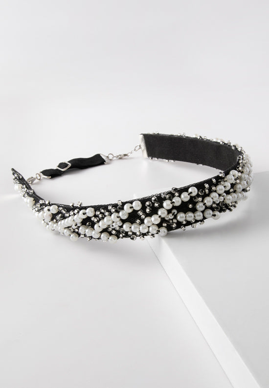 Elegant hairband with white pearls and small silver beading.