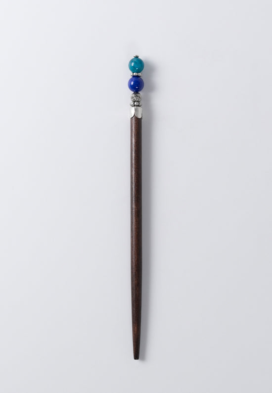 Harlowe hair stick features a beautiful combination of dark blue dolomite and blue apatite natural stones.